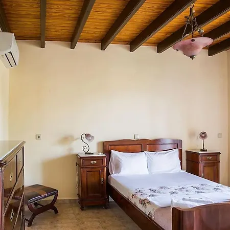 The Neoclassical Apartment *