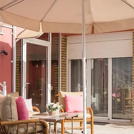 The Neoclassical Apartment *
